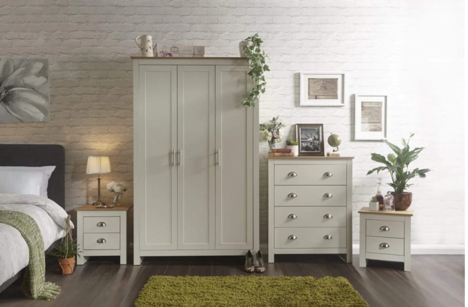 Highgate 4 Piece Bedroom Set Cream . 3 Door Wardrobe + 4 Drawer Chest + 2 X 2 Drawer Bedside