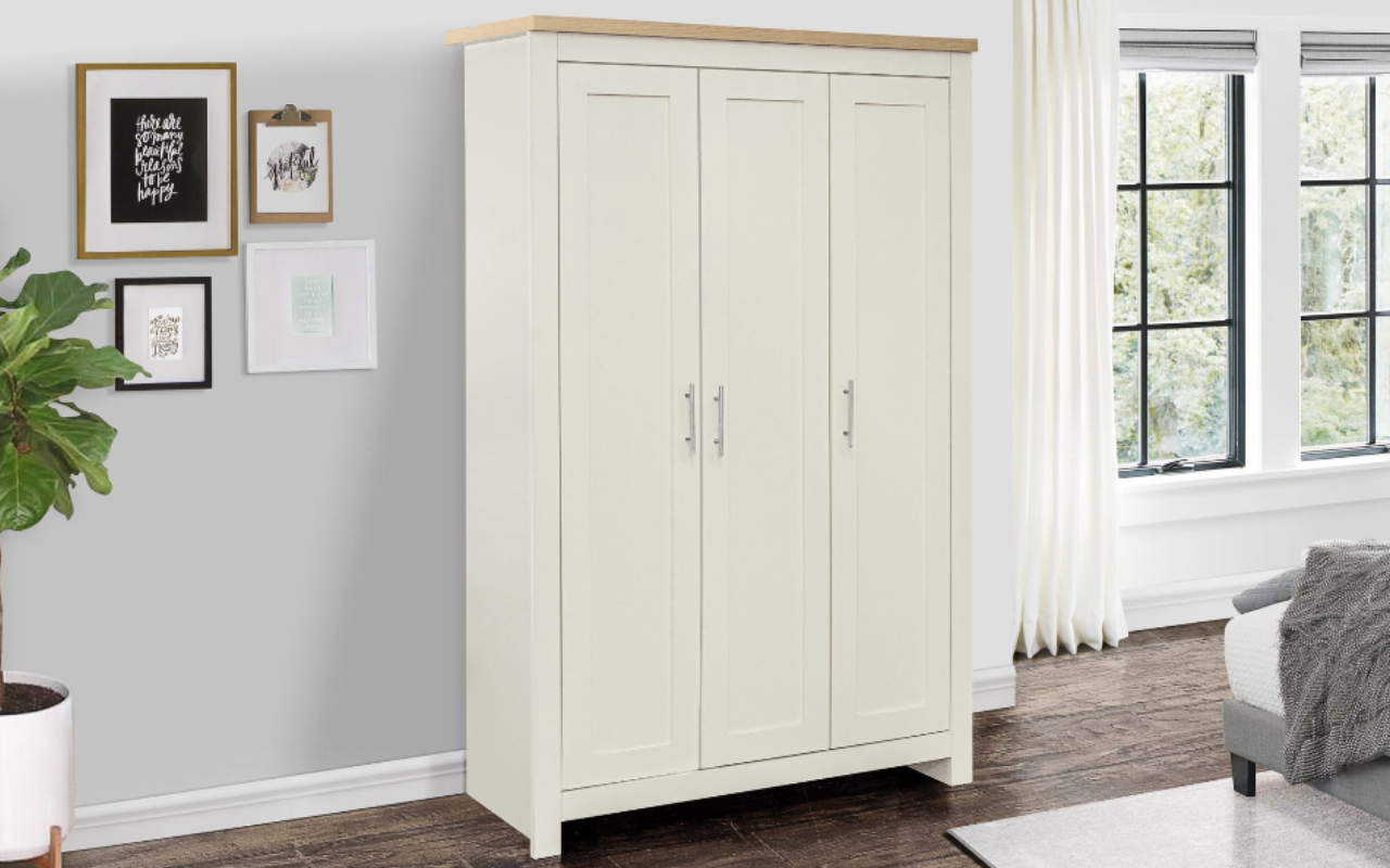 Highgate 3 Door Wardrobe + 4 Drawer Chest + 2 Drawer Bedside Set