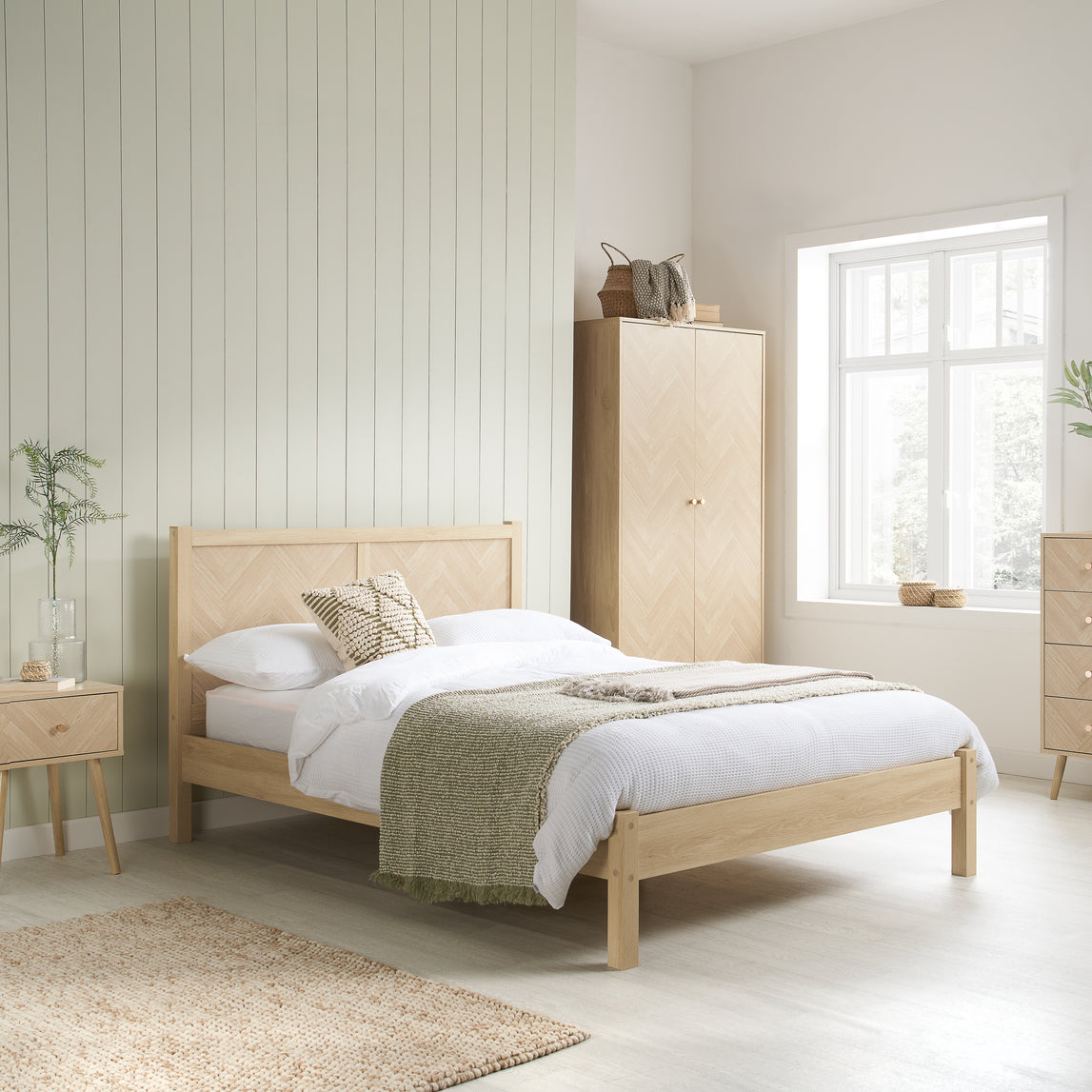 Herringford Oak  King Bed + Comfort King Mattress