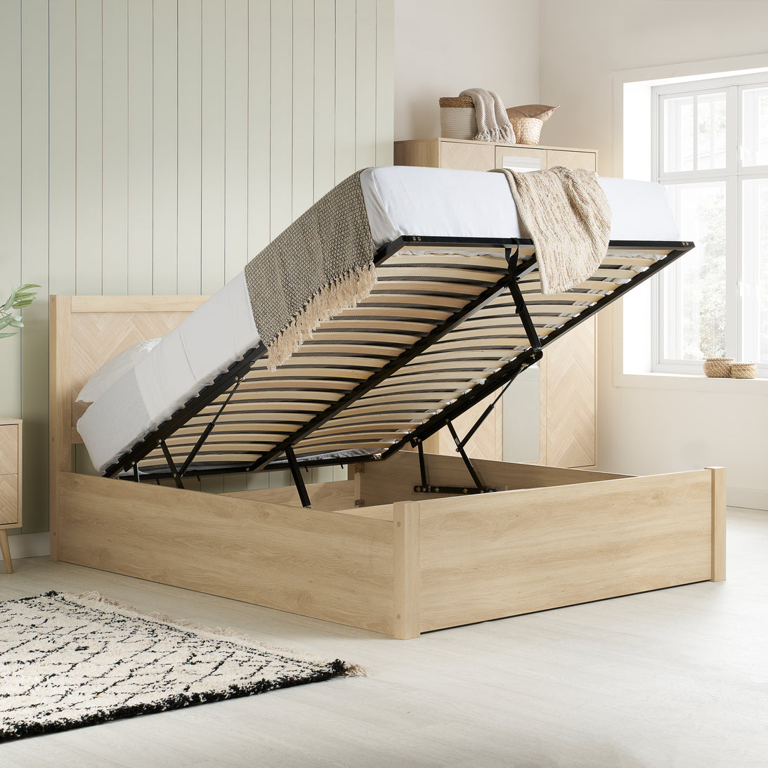 Herringford Ottoman Oak  King Bed + Comfort King Mattress